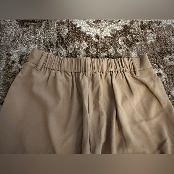 Khaki Straight Leg Dress Pants - Size Medium - Picture 4 of 7